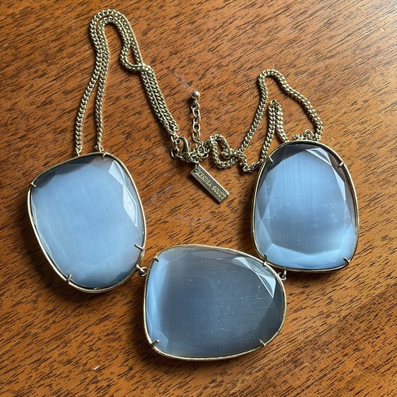 Kendra Scott Marcella in excellent used condition - Picture 2 of 2